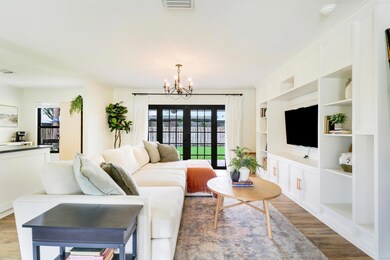 902 Oak Cir, Jupiter, FL 33458 - photo 2