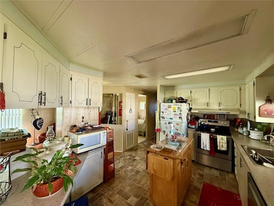 unlisted-address, Wildwood, FL 34785 - photo 4