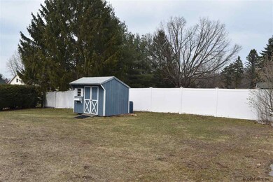 140 Horstman Dr, Schenectady, NY 12302 - photo 7