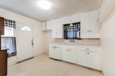 119 Livingston, San Antonio, TX 78214 - photo 5