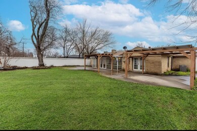 1906 N O Connor Rd, Irving, TX 75061 - photo 3