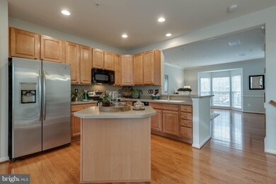 9418 Birdhouse Cir, Columbia, MD 21046 - photo 3