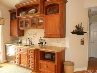Custom wet bar with refrigeratore/freezer - ocean 
