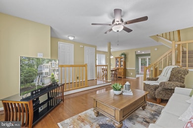 1406 Newport Spring Ct, Reston, VA 20194 - photo 5