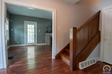 1914 SW Huntoon St, Topeka, KS 66604 - photo 4