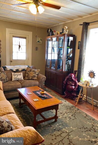 342 E King St, Strasburg, VA 22657 - photo 4