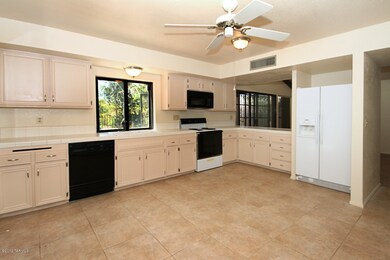Chorro Circle Kitchen