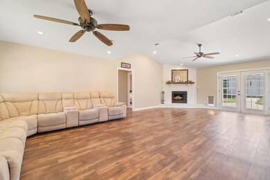 7-web-or-mls-7909-skyview-blvd