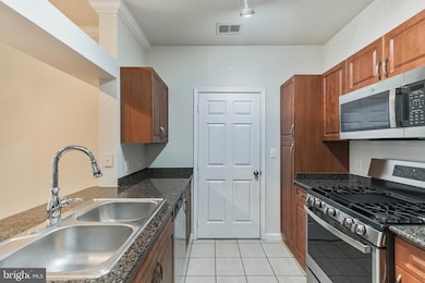 12953 Centre Park Cir unit 219, Herndon, VA 20171 - photo 5