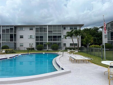 Golden Isle Condos unit 212, Hallandale Beach, FL 33009 - photo 3