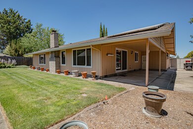 2448 Amaryllis St, Medford, OR 97504 - photo 4
