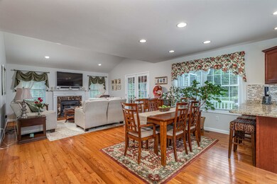 14 Jamesway Dr, Litchfield, NH 03052 - photo 2