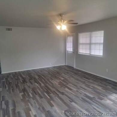 2307 S Cedar St, Sapulpa, OK 74066 - photo 2