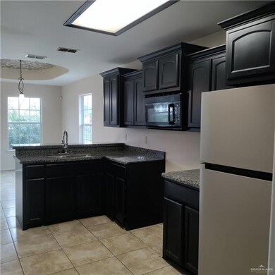 415 N Fir St, Pharr, TX 78577 - photo 6