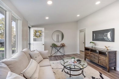 31 12th St, Nashua, NH 03060 - photo 5