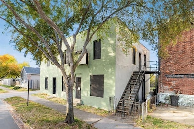 160 E Barthman Ave, Columbus, OH 43207 - photo 2