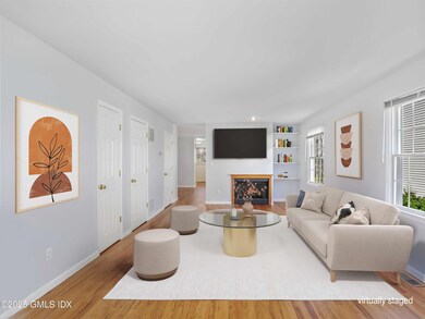 18 Hollow Wood Ln unit D, Greenwich, CT 06831 - photo 2