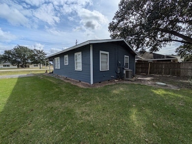 12843 Hamshire Rd, Hamshire, TX 77622 - photo 2