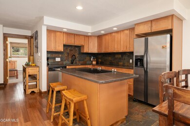 Breakfast bar