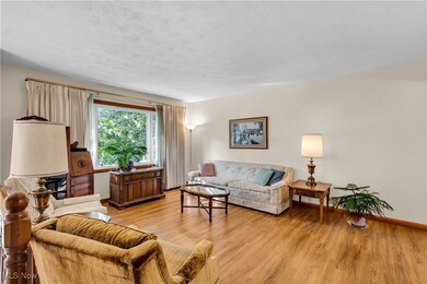 2805 Lydia Dr SW, Warren, OH 44481 - photo 2