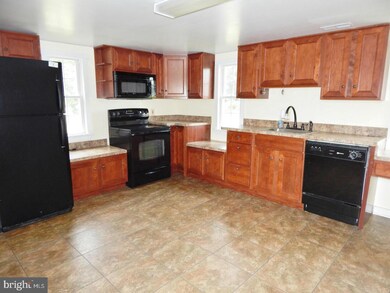 9285 Mudd Farm Ln, La Plata, MD 20646 - photo 4