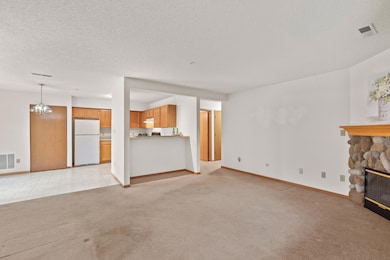 170 W Aspen Ct unit 6, Oak Creek, WI 53154 - photo 4