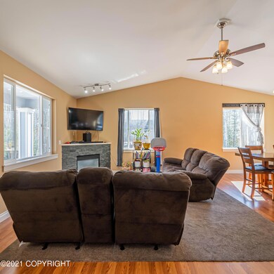 710 E MOUNTAIN ASH LP-2