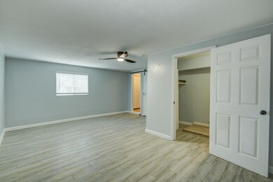 1504 Northwood St unit B, Houston, TX 77009 - photo 5
