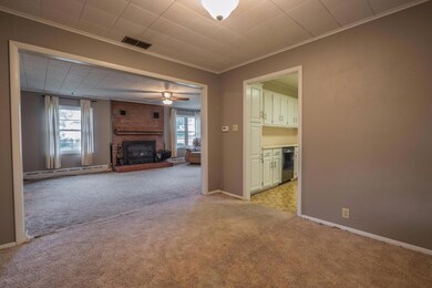 1212 Bond St Moberly MO 65270-large-009-