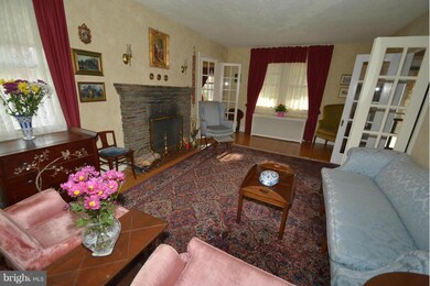 11 Holmehurst Ave, Catonsville, MD 21228 - photo 6