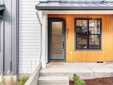 5217 SW Vacuna St, Portland, OR 97219 - photo 2