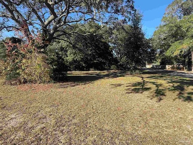 5829 Peachtree St, Milton, FL 32570 - photo 2