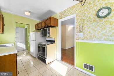 8507 14th Ave, Hyattsville, MD 20783 - photo 5