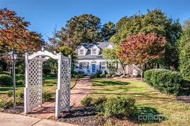 102 S Race St, Statesville, NC 28677 - photo 2