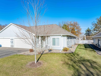 1427 Ravoux Ln, Chaska, MN 55318 - photo 3