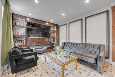 284 Central Ave unit A4, Lawrence, NY 11559 - photo 2