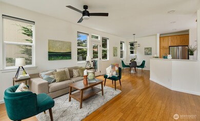 346 Wyatt Way NE unit 10, Bainbridge Island, WA 98110 - photo 4