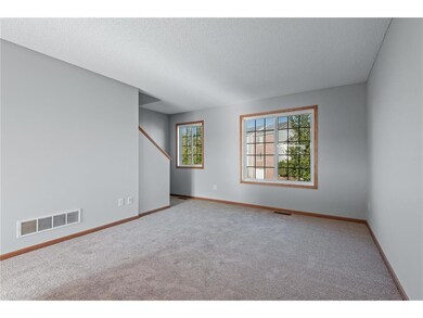 12_4823_Elm_512_mls