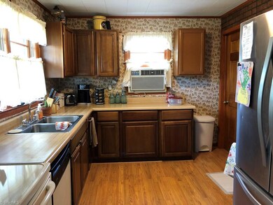 415 Vannoy Maxwell Rd, Purlear, NC 28665 - photo 6