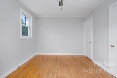 542 Davis St, Statesville, NC 28677 - photo 6