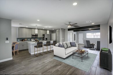 1423 E GRANADA RD
