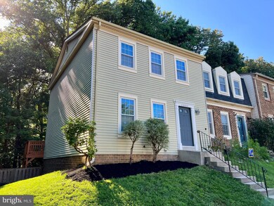 10332 Mockingbird Pond Ct, Burke, VA 22015 - photo 2