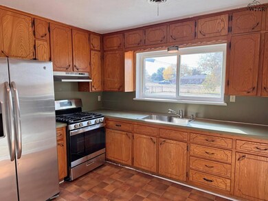 1827 Eden Ln, Wichita Falls, TX 76306 - photo 7