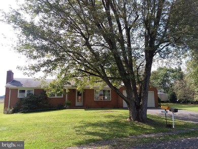 275 Edgewater Dr, Chambersburg, PA 17202 - photo 5