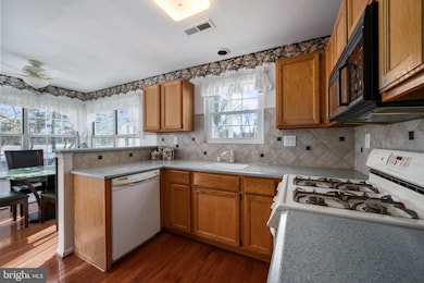 2502 Lynbrooke Dr unit 93, Yardley, PA 19067 - photo 7