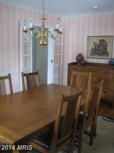 8611 Lancaster Dr, Bethesda, MD 20814 - photo 5
