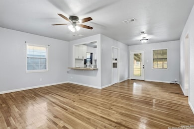 402 Mockingbird Ln, Devine, TX 78016 - photo 4