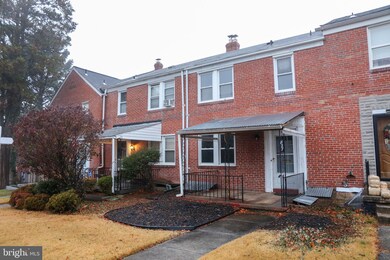 827 N Chapel Gate Ln, Baltimore, MD 21229 - photo 3