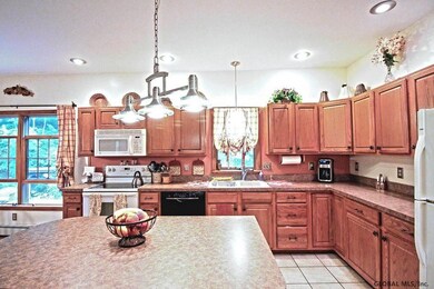 7 Springs Ln, Troy, NY 12180 - photo 3