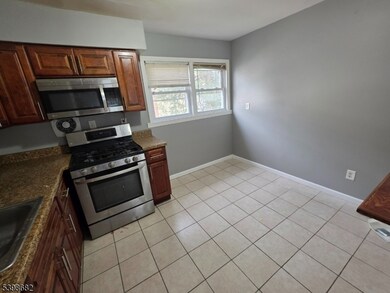 97 Goodwin Ave, Newark, NJ 07112 - photo 6